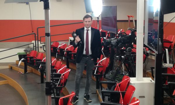 Presentatore-di-eventi-Milano-Thomas-Centaro-digitali-tv-405