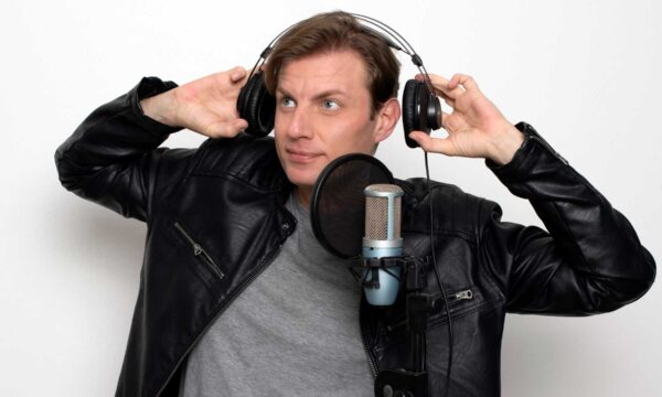 Thomas-Centaro-presentatore-radio-tv-Milano